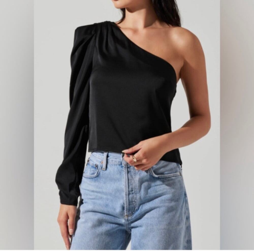 ASTR the Label XL Black Satin One Shoulder Puff Sleeve Top NWT